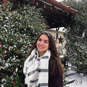 Meet your Posher, Megan